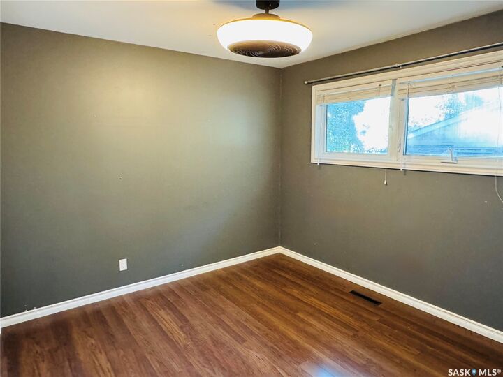 Property Photo:  520 Montague Street  SK S4R 3W5 