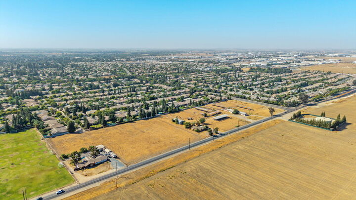 Property Photo:  SE Corner Of Riggin And Roeben  CA 93291 