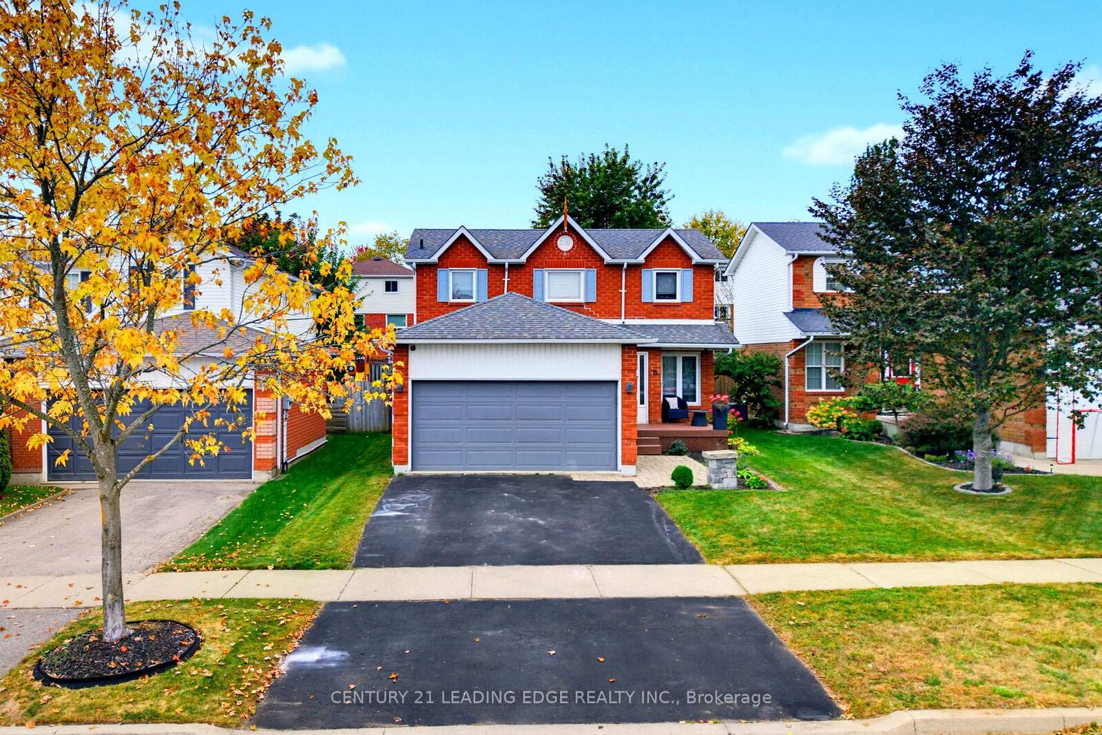 Photo de la propriété: 75 Hooper Square ON L1C 4X8