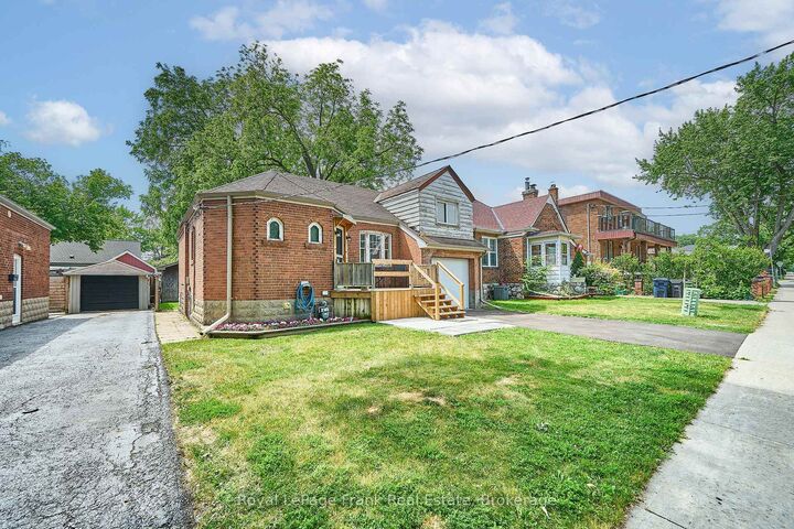 Property Photo:  203 William Street  ON M9N 2H2 