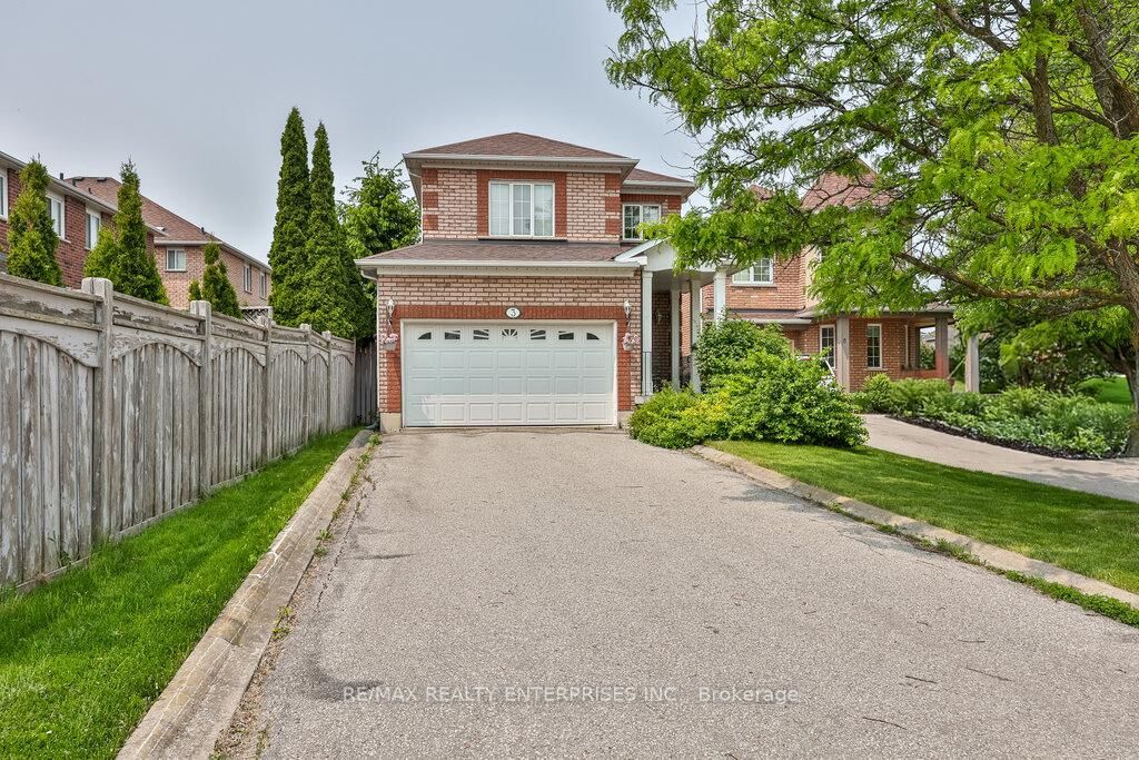 Property Photo:  3 Jack Kenny Court  ON L7E 2M5 