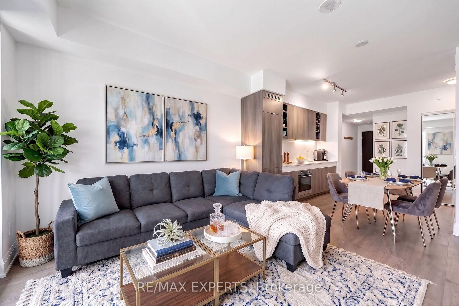 Property Photo:  101 Erskine Avenue 2103  ON M4P 0C5 
