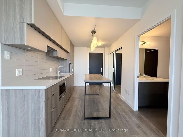 Property Photo:  8 Eglinton Avenue E 5603  ON M4P 1A6 