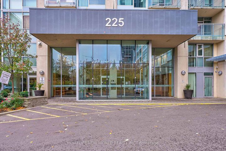Property Photo:  225 Webb Drive 2209  ON L5B 4P2 