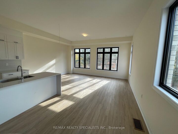 Property Photo: 39 De La Roche Drive ON L4H 5G4