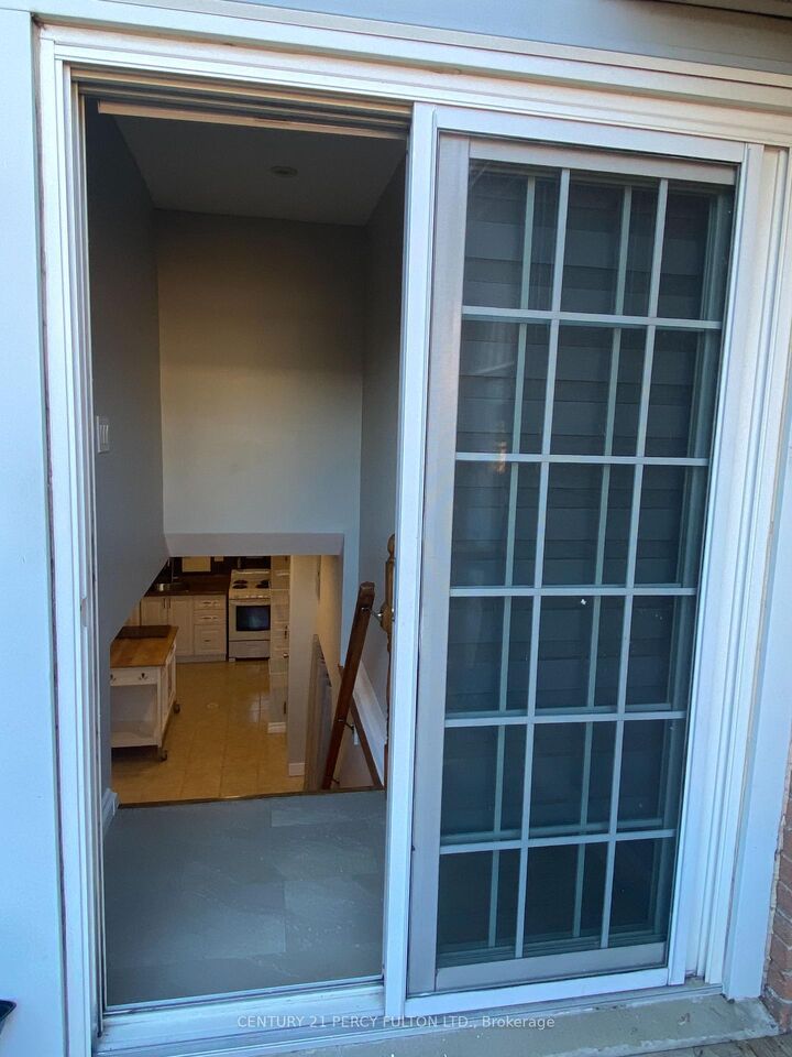 Property Photo:  119 Calais Street Lower  ON L1N 5M3 