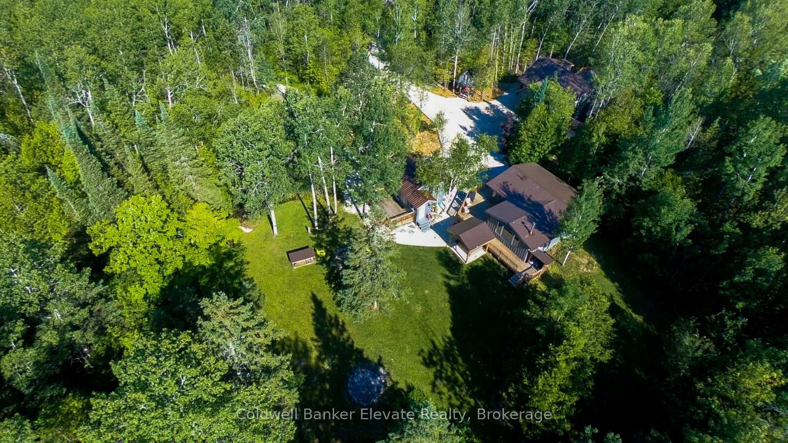 Property Photo:  102 Cape Chin Road N  ON N0H 1W0 