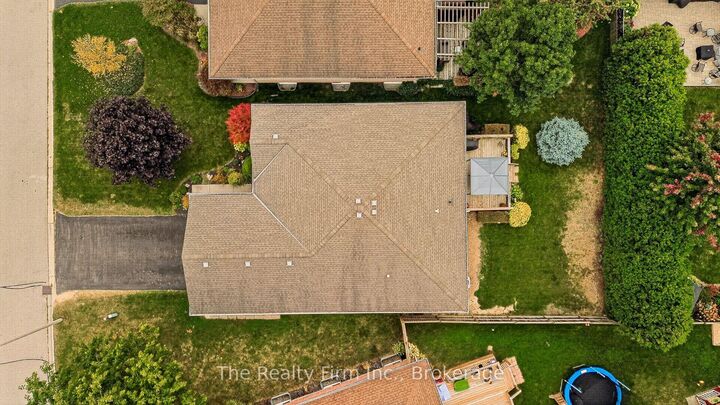 Property Photo:  22 McCreery Road  ON N5C 4G1 