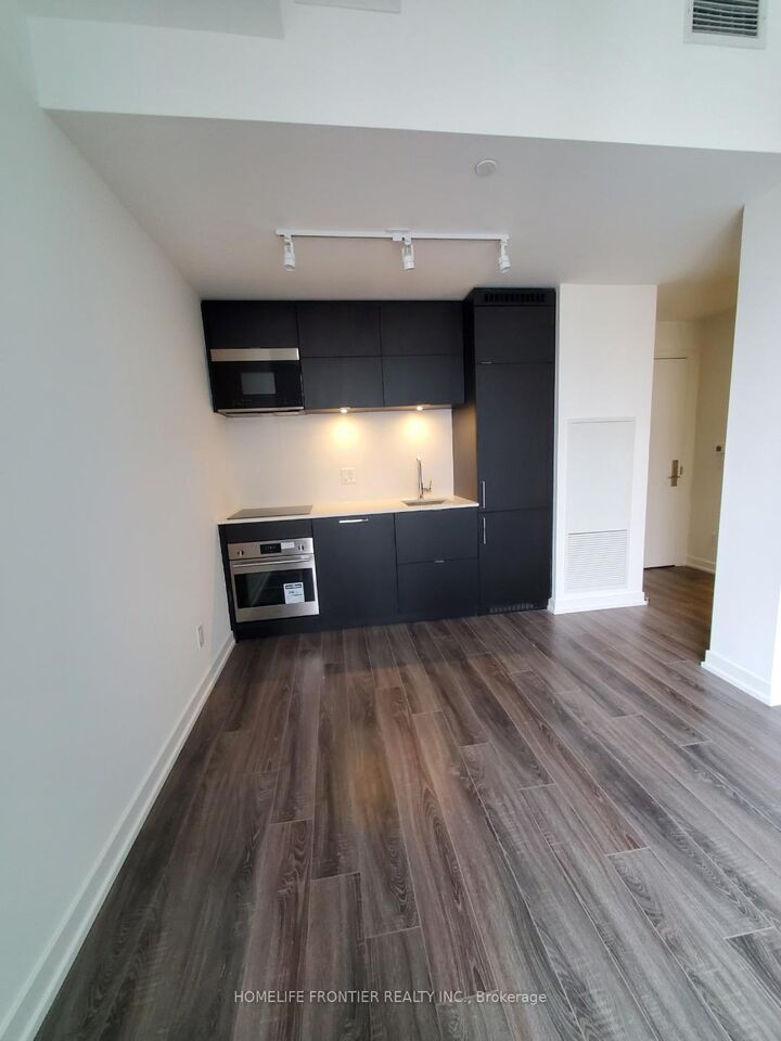 Property Photo:  20 Edward Street 1320  ON M5G 1C9 