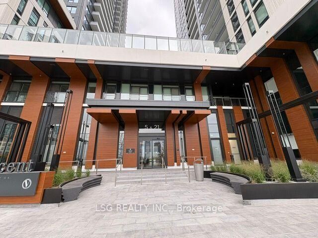 Property Photo:  21 Meadowdale Road 2210  ON L4K 0H6 