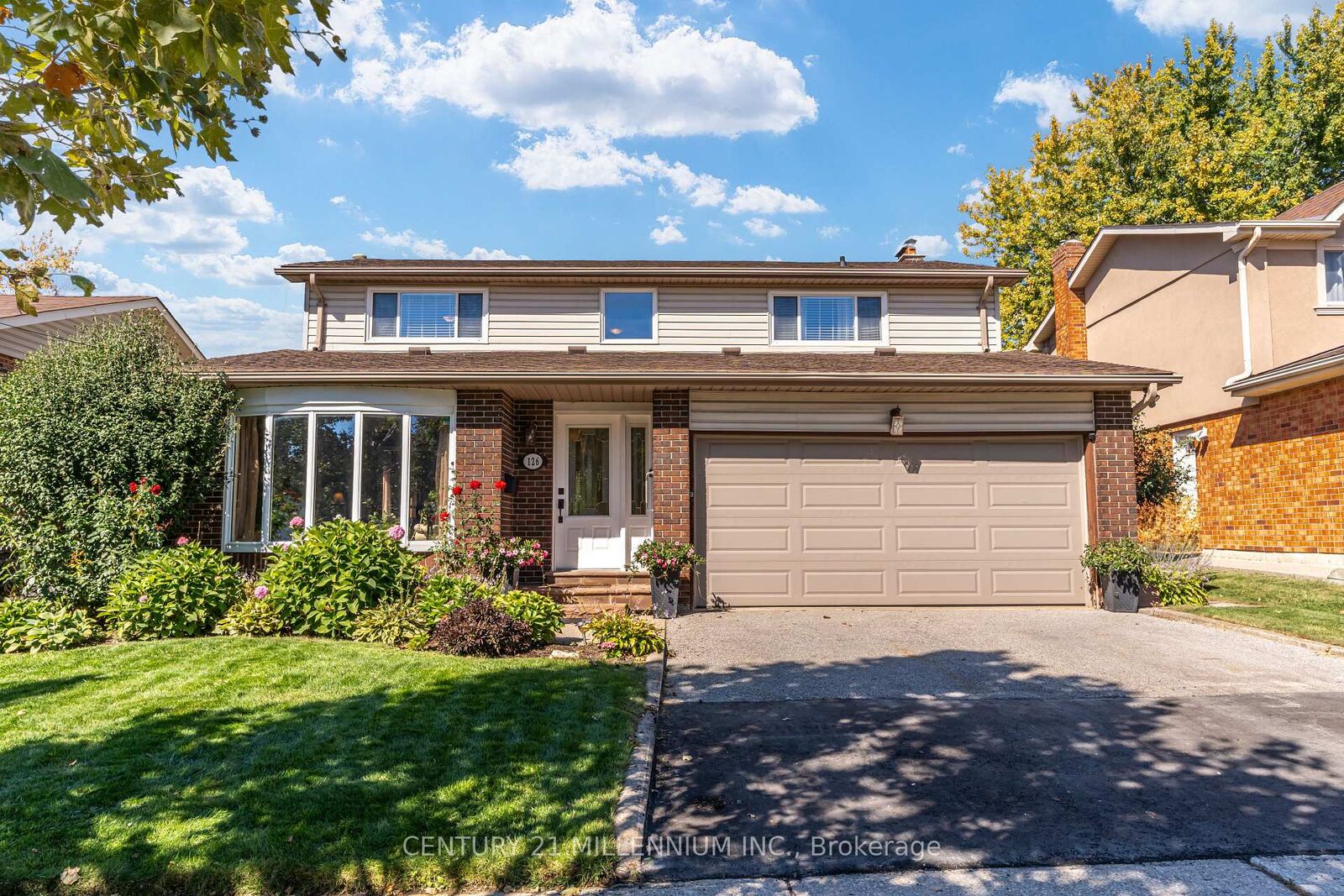 Property Photo:  126 Elgin Drive  ON L6Y 2E8 