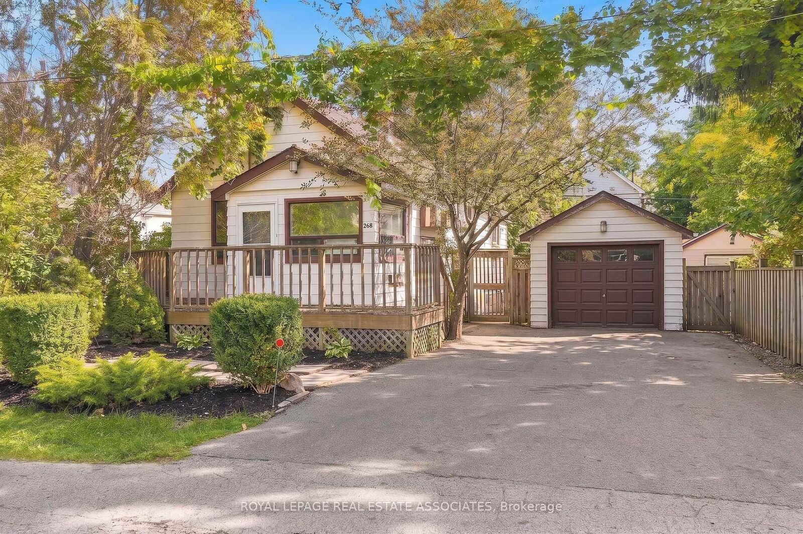 Property Photo: 268 Troy Street ON L5G 1S7