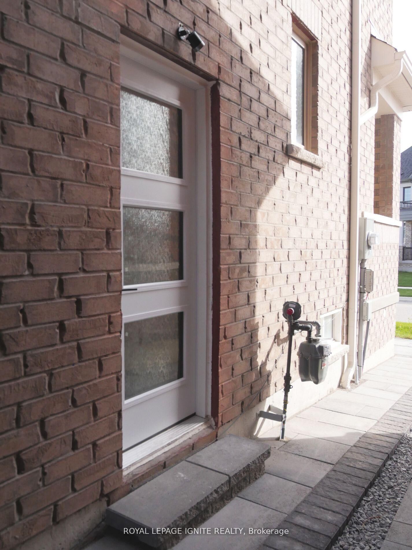 Property Photo:  43 Swordfish Drive Bsmt  ON L1P 0K7 