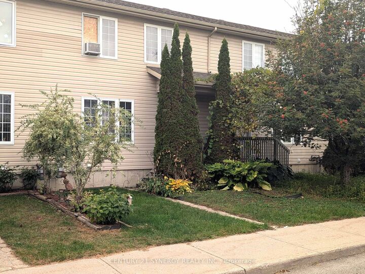 Property Photo:  60 Johnston Street  ON K7C 4R7 