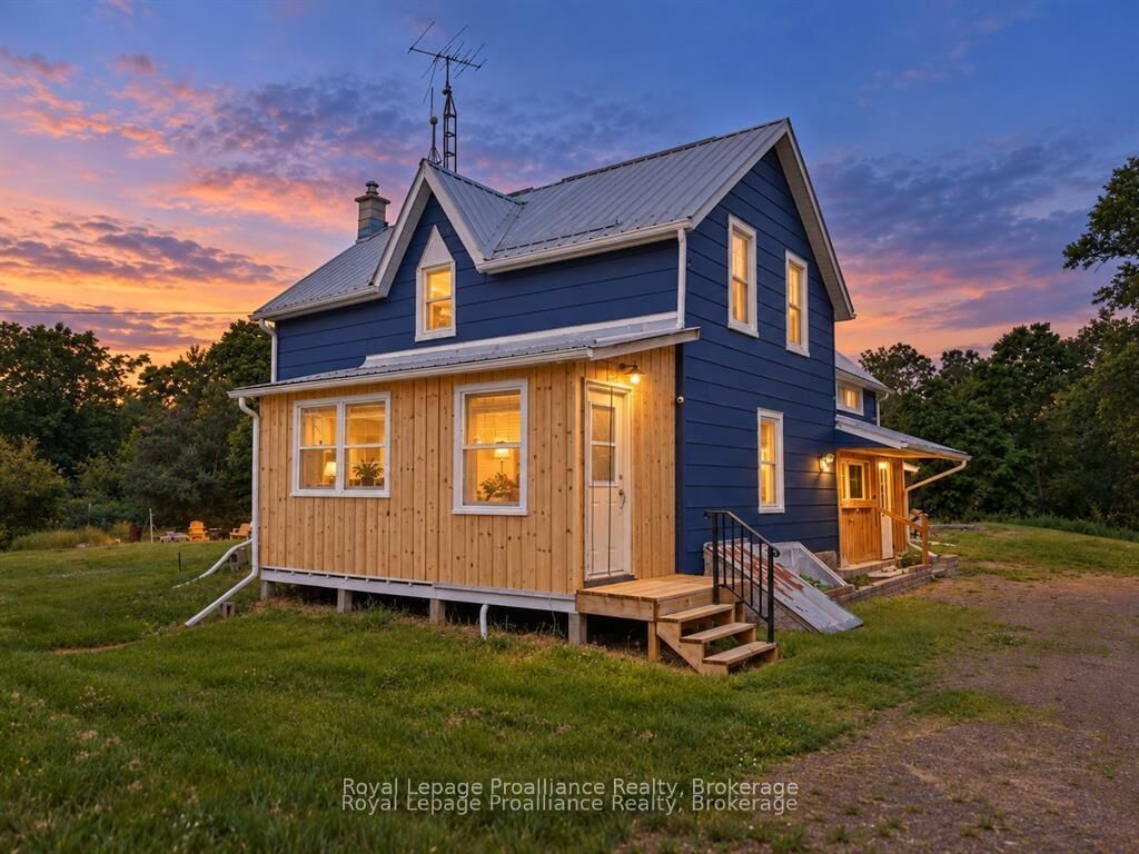 Property Photo:  369 5th Concession Rd S Road  ON K0H 1P0 