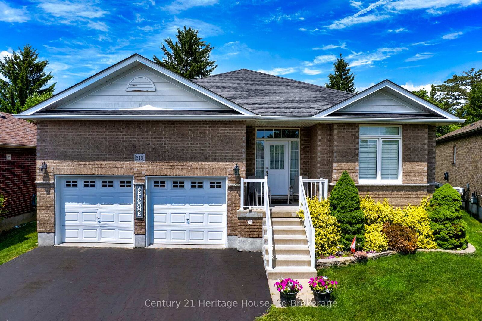 Property Photo:  619 Fox Hollow Court  ON N4T 1W3 