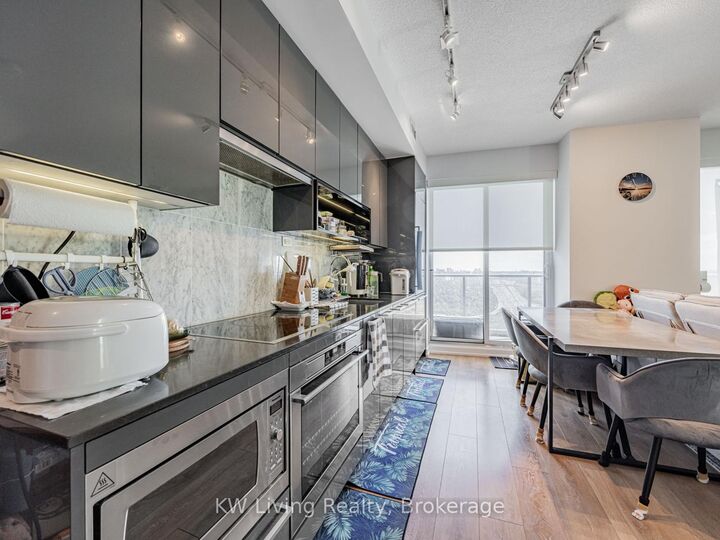 Property Photo:  115 McMahon Drive 3710  ON M2K 0E3 