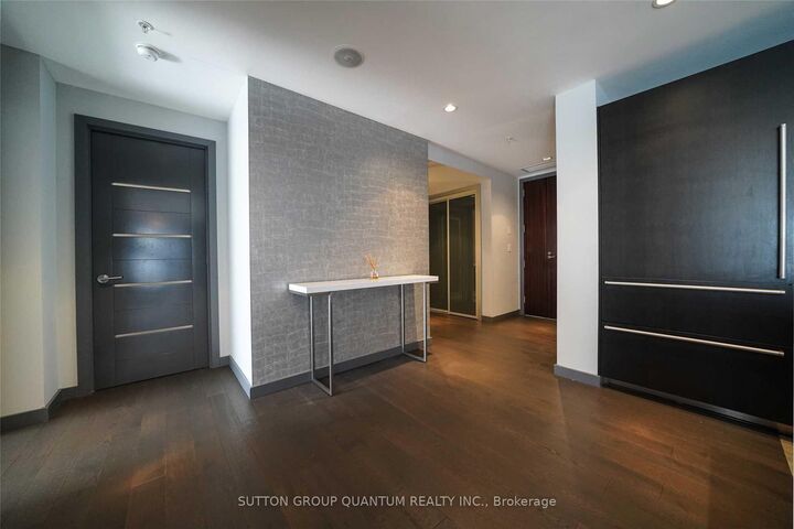 Property Photo: 180 University Avenue 2109 ON M5H 0A2