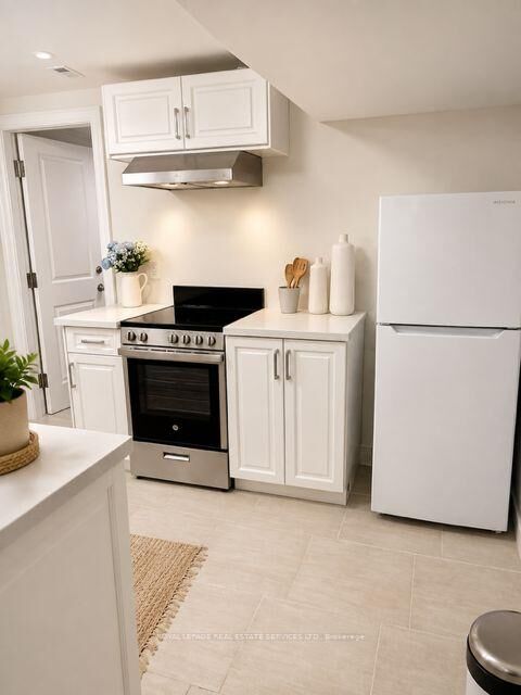 Property Photo:  17 Longfield Road Lower  ON M9B 3E8 