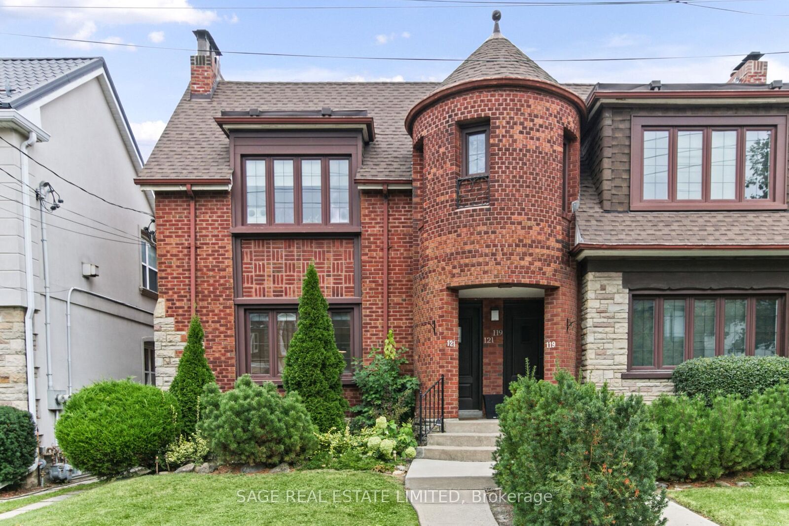 Property Photo:  121 Braemar Avenue Main  ON M5P 2L3 