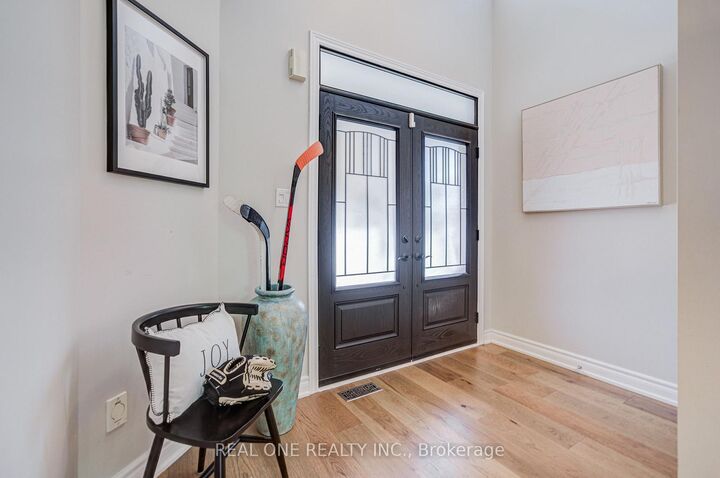 Property Photo: 2463 Parkglen Avenue ON L6M 4Y7