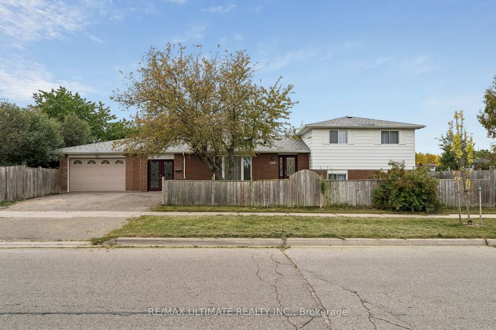 Property Photo:  3478 Monica Drive  ON L4T 3E8 