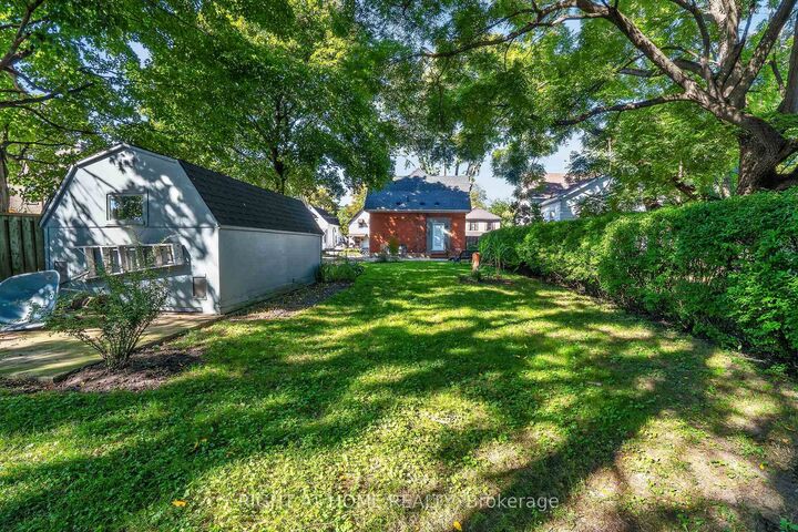 Property Photo:  46 West Avenue W  ON N5R 3P7 
