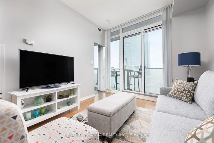 Property Photo:  65 Bremner Boulevard 3809  ON M5J 0A7 