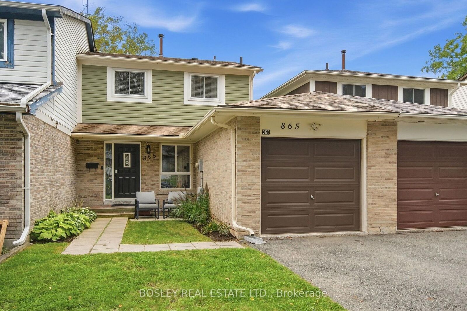 Property Photo: 865 Gentry Crescent ON L1K 1L6