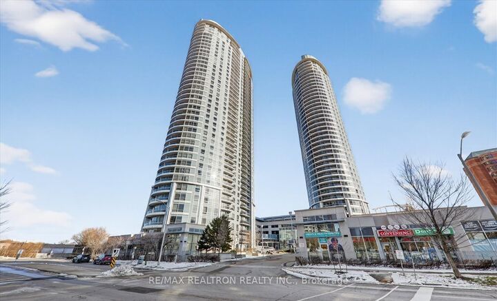 Property Photo:  135 Village Green Square 2319  ON M1S 0G4 