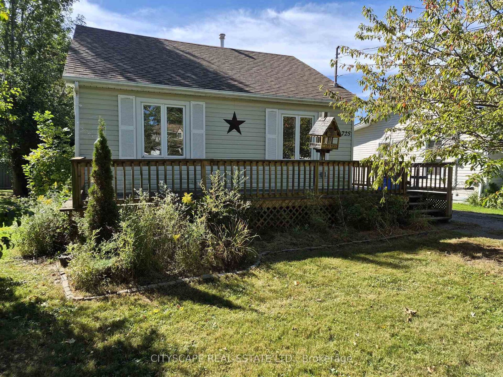 Property Photo:  725 Dominion Road  ON L2A 1G9 