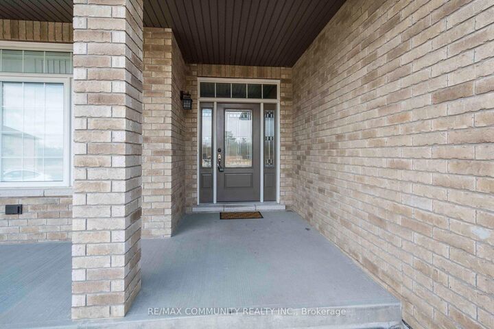Property Photo:  19 Bevan Drive Main  ON K8N 0H3 