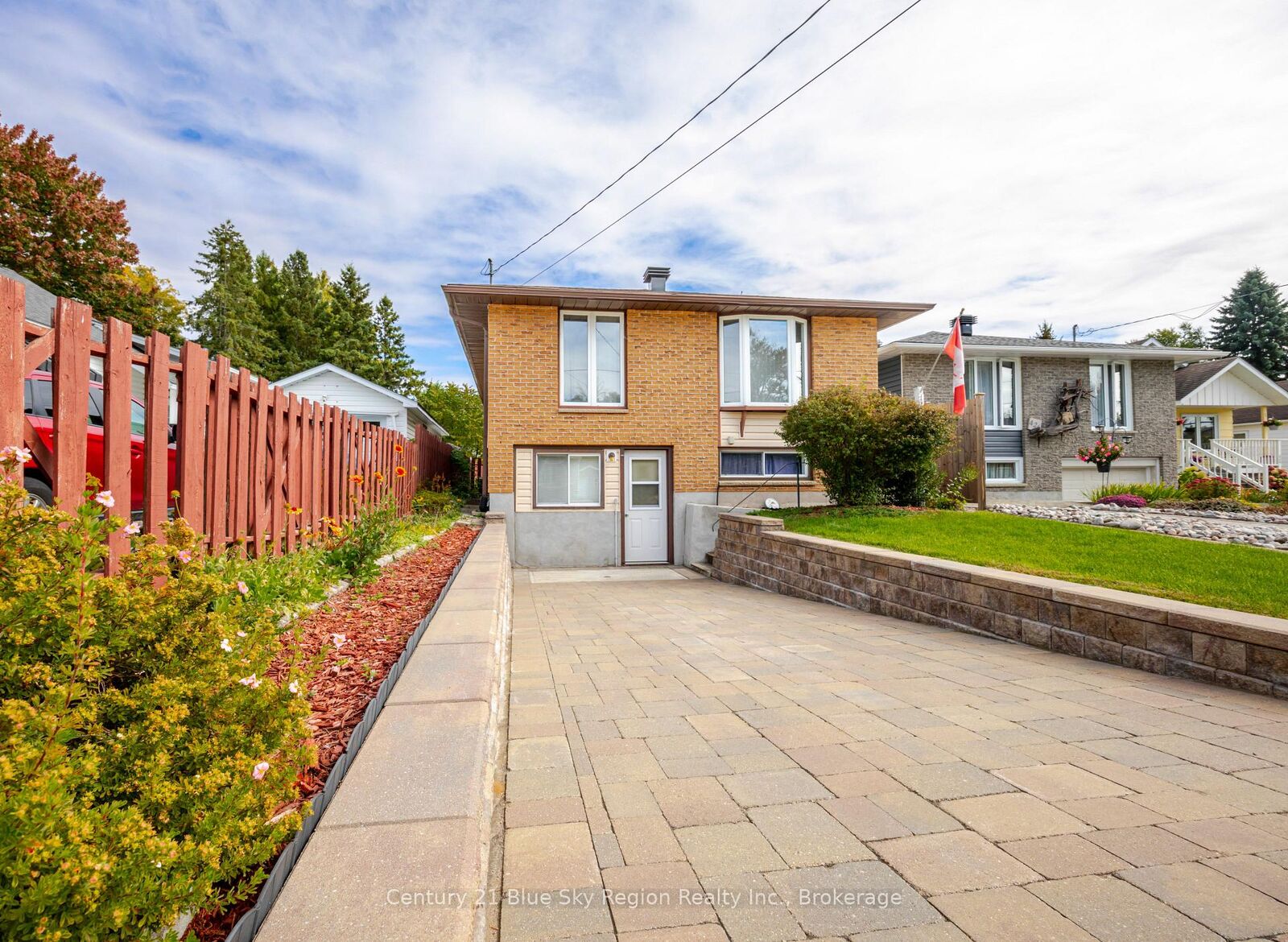 Property Photo:  430 Aubrey Street  ON P1B 6H9 