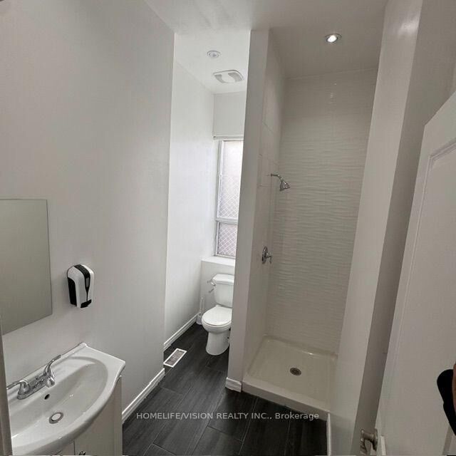 Property Photo:  864 Broadview Avenue Unit C  ON M4K 2R1 