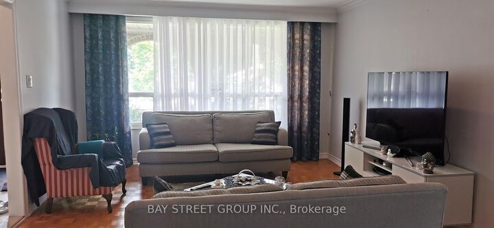 Property Photo:  191 Pleasant Avenue Main  ON M2M 1M4 