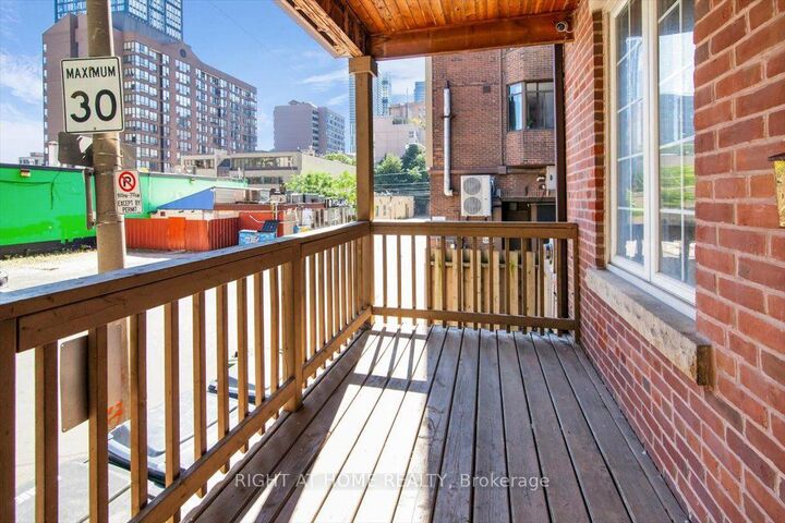 Property Photo:  182 Mutual Street Main &Amp Lower  ON M5B 2B3 
