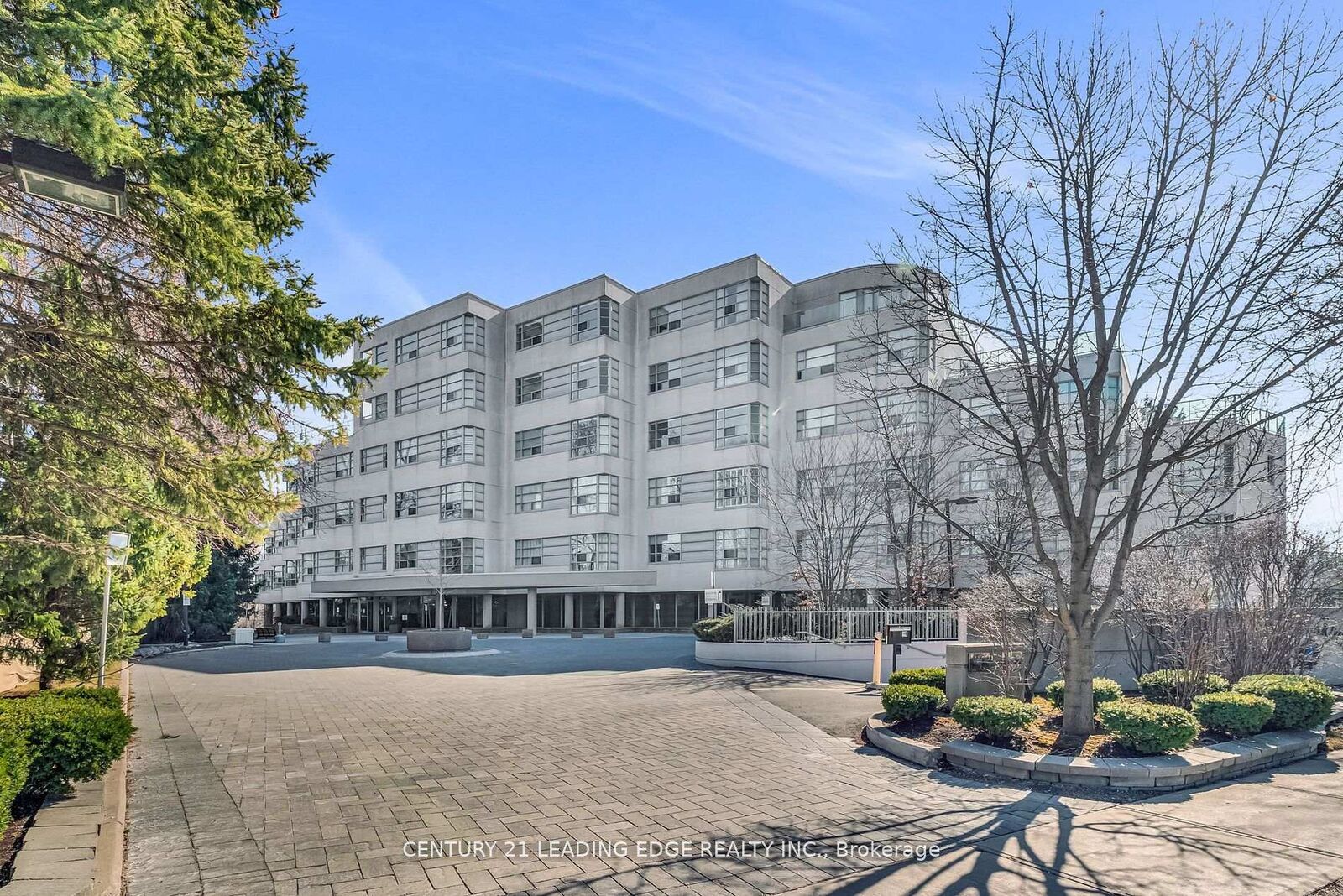 Property Photo:  1 Watergarden Way 208  ON M2K 2Z7 