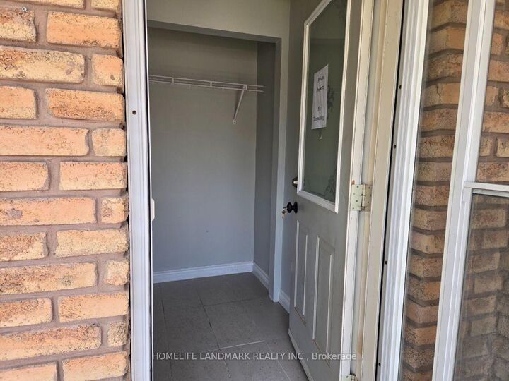 Property Photo:  22 Centre Street 2  ON L4G 1J6 