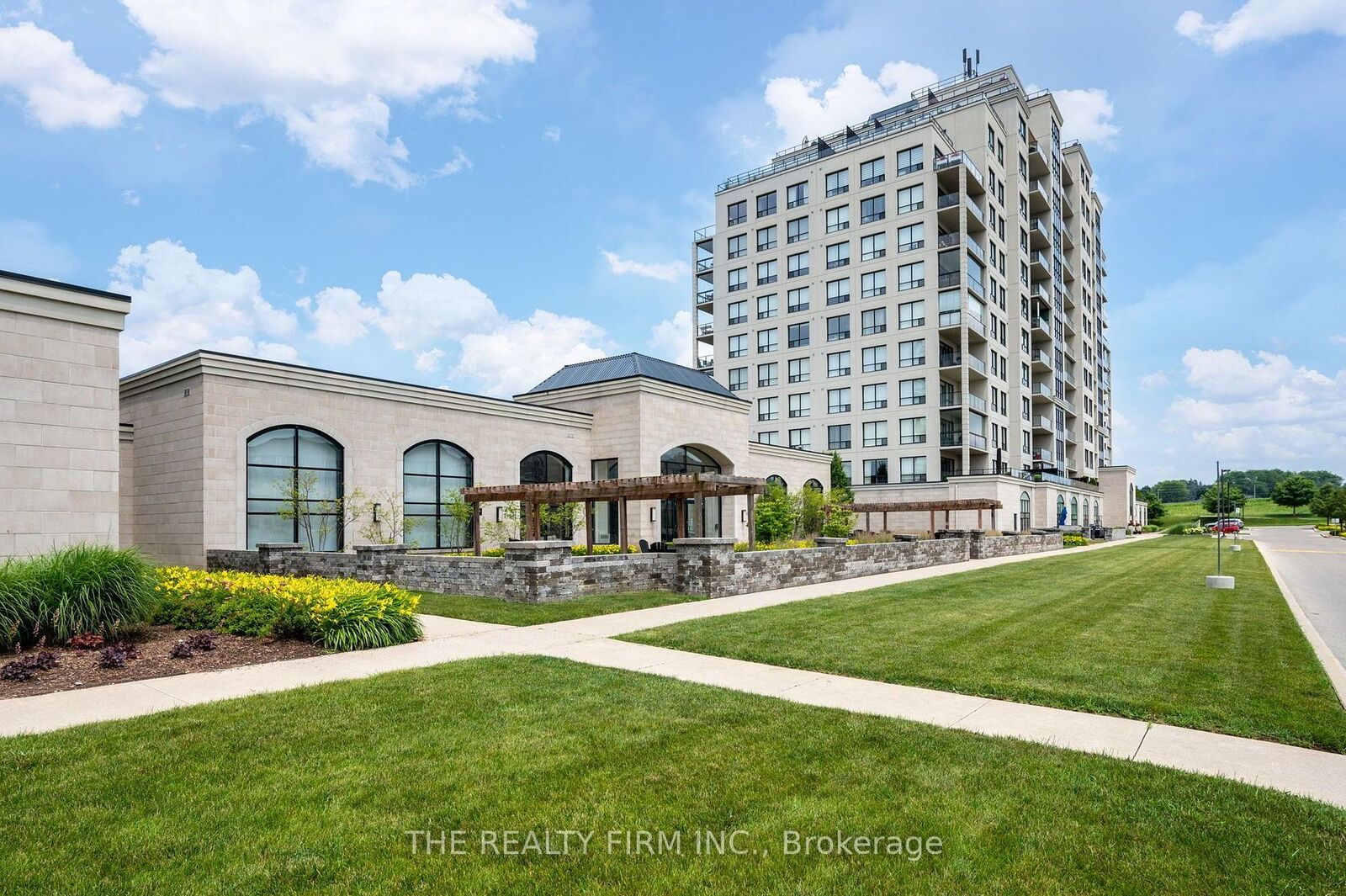 Property Photo:  240 Villagewalk Boulevard 1303  ON N6G 0P6 