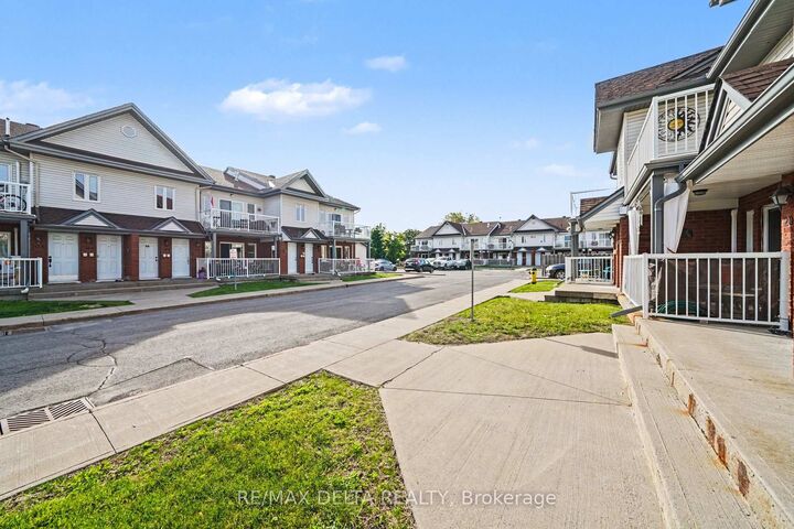 Property Photo:  88 Lafleche Boulevard 204  ON K0A 1M0 