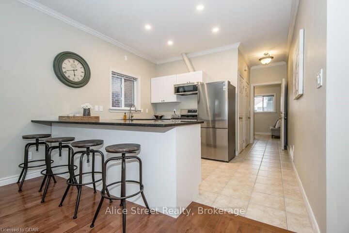 Property Photo:  129 Elizabeth Street Main Unit  ON N1E 2X4 