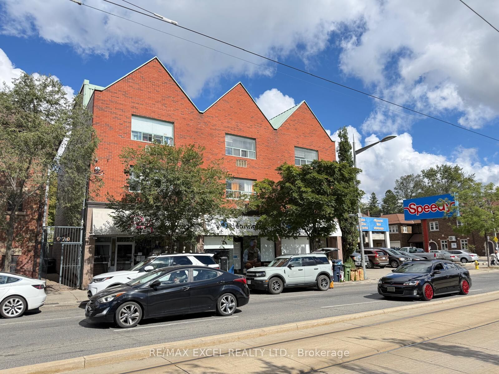 Property Photo:  666 St Clair Avenue W 305  ON M6C 1B1 