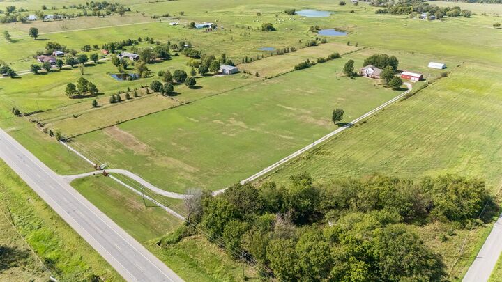 Property Photo:  7901 N Highway 72  OK 74436 