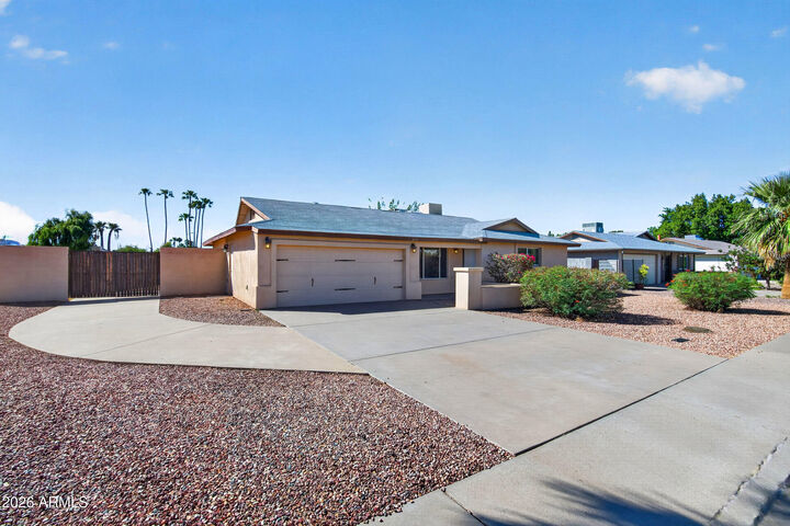Property Photo:  1873 E Watson Drive  AZ 85283 
