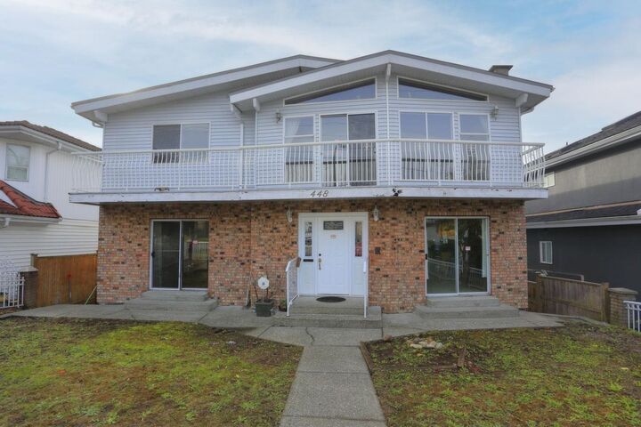 Photo de la propriété:  448 E 59th Avenue  BC V5X 1Y1 