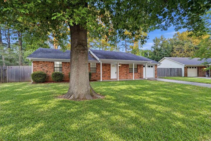 Property Photo:  2301 Carywood Dr  AR 72022 