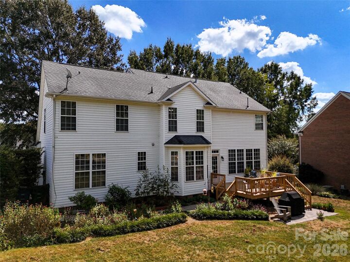 Property Photo:  8120 Glamorgan Lane  NC 28104 