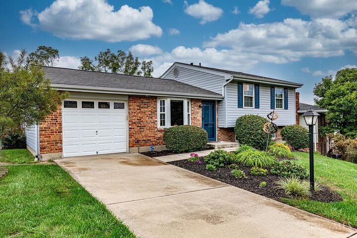 Property Photo: 923 Beechmeadow Lane OH 45238