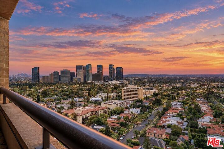Property Photo:  10430 Wilshire Blvd, Unit 1605  CA 90024 