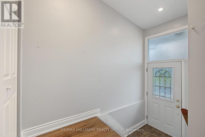 Property Photo:  1135 Maitland Avenue  ON K2C 2B8 